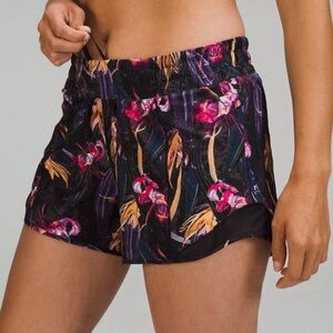Lululemon Hotty Hot 4” Shorts
